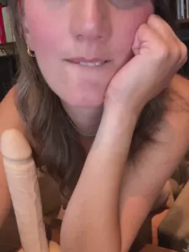 Badassbelle  live sex cam