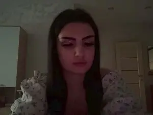 IselaYonan  live sex cam