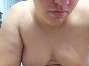 1horneyBIgrl  live sex cam