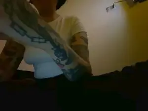 Vampi33  live sex cam