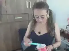 MAGHENTA1976  live sex cam