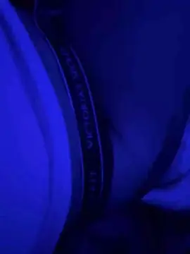 Juicy196  live sex cam