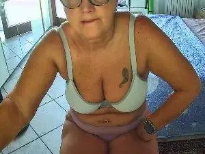 Moniba  live sex cam