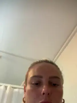 Sexyblondey51  live sex cam