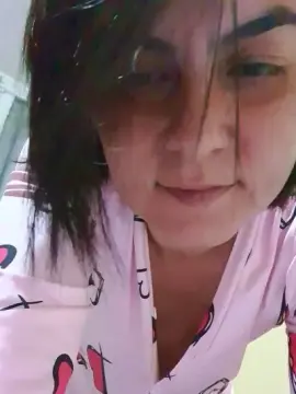 Cuteandwet  live sex cam
