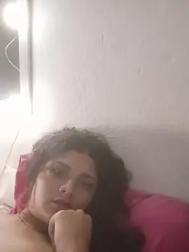 Kirabadgal4  live sex cam