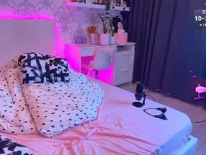 MyNaomi  live sex cam