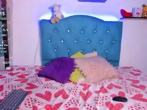 Katyy_b  live sex cam