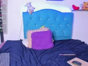 Katyy_b  live sex cam