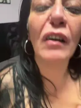 Troiaroma1  live sex cam