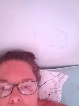 Ready2fucku  live sex cam