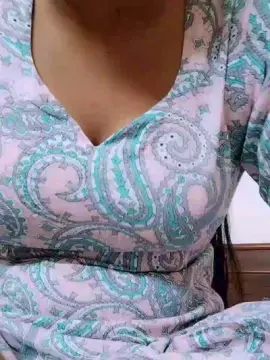 Sunali  live sex cam