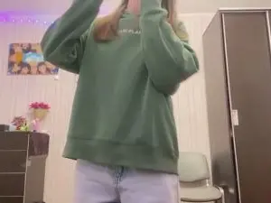 VirginaTott  live sex cam