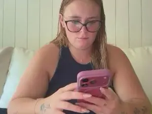 Sexynessi21  live sex cam