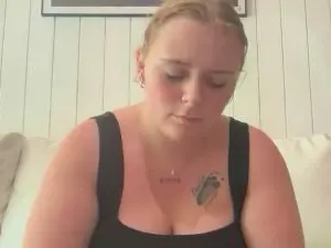 Sexynessi21  live sex cam