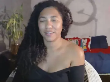 Bellacrespa  live sex cam