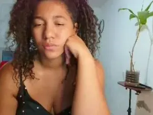 Bellacrespa  live sex cam