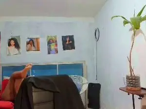 Bellacrespa  live sex cam
