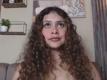 CurlyDanii  live sex cam