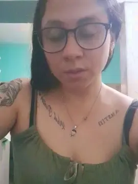 Luchihot3  live sex cam