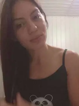 Dominiquetyfani  live sex cam