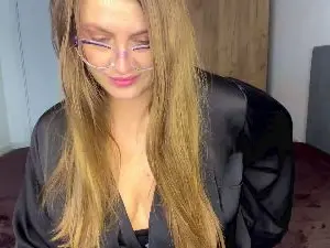 LucyWillow  live sex cam
