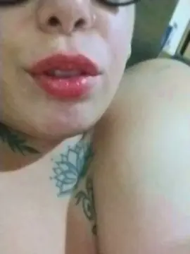 AyeGonzalez_  live sex cam