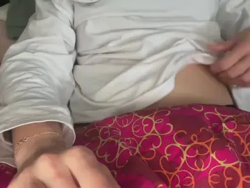 Lylyonly  live sex cam