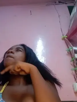 Melanie33  live sex cam