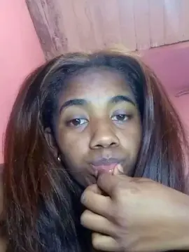Melanie33  live sex cam