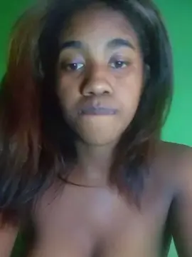 Melanie33  live sex cam