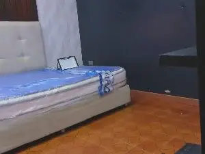 Juiicy_squad  live sex cam