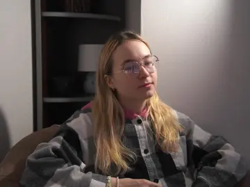 SusannahBeswick  live sex cam