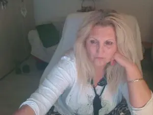 Medeeahot  live sex cam