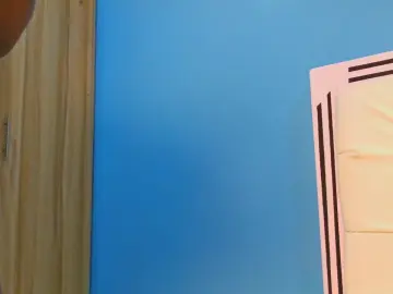 Giniwithbooty  live sex cam