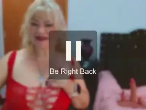 URSULAWHITE69  live sex cam