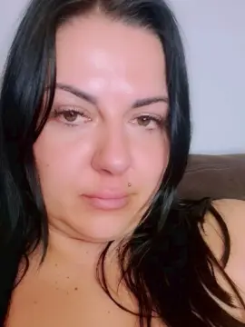 Juliaaa18  live sex cam