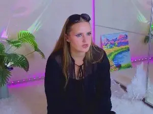 LannieShimo  live sex cam