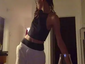 Red_Feather  live sex cam