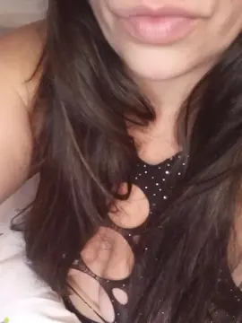 Hotcurvi1  live sex cam