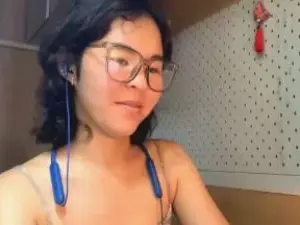 KyongOubre  live sex cam