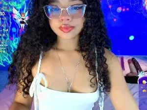 Jucie_petite  live sex cam