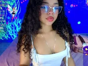 Jucie_petite  live sex cam