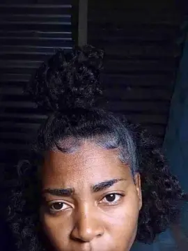 Sayrah2  live sex cam