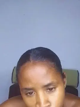 Liette27  live sex cam