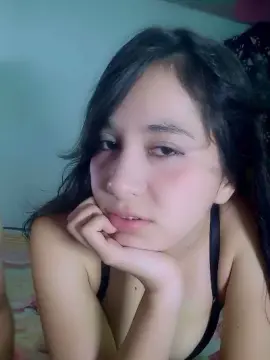 Yogerlysexhot  live sex cam