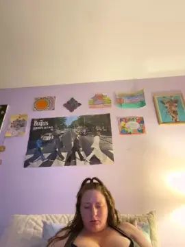 Freespiritchic  live sex cam