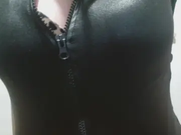 Freya73  live sex cam