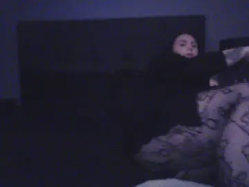 Hhollie4  live sex cam