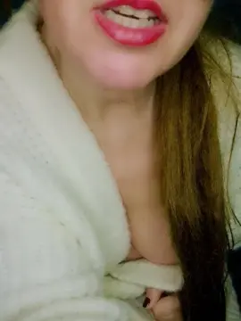 Miciabagnata  live sex cam